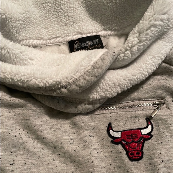 Chicago Bulls Gray Cowl Neck Sweatshirt - Picture 2 of 2